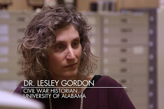 Dr. Lesley Gordon helps actor Noah Wyle learn about his family history on an episode of "Who Do You Think You Are?"